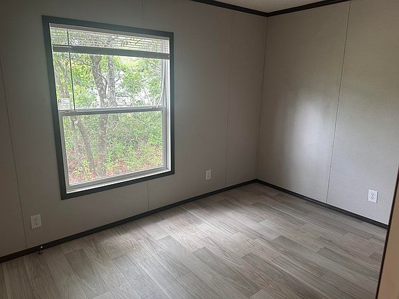 4th image of 10330 Weatherby Ave