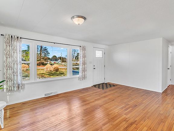 4th image of 1302 S Glebe Rd