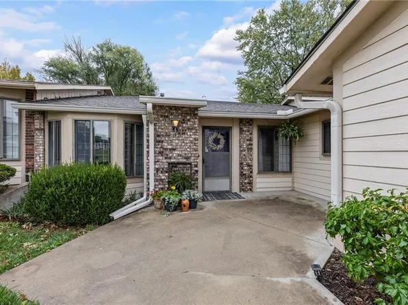 503 N Jenkins Blvd, Raymore, MO 64083