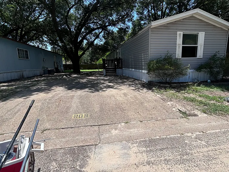 206 Jenny Ln — Photo 4