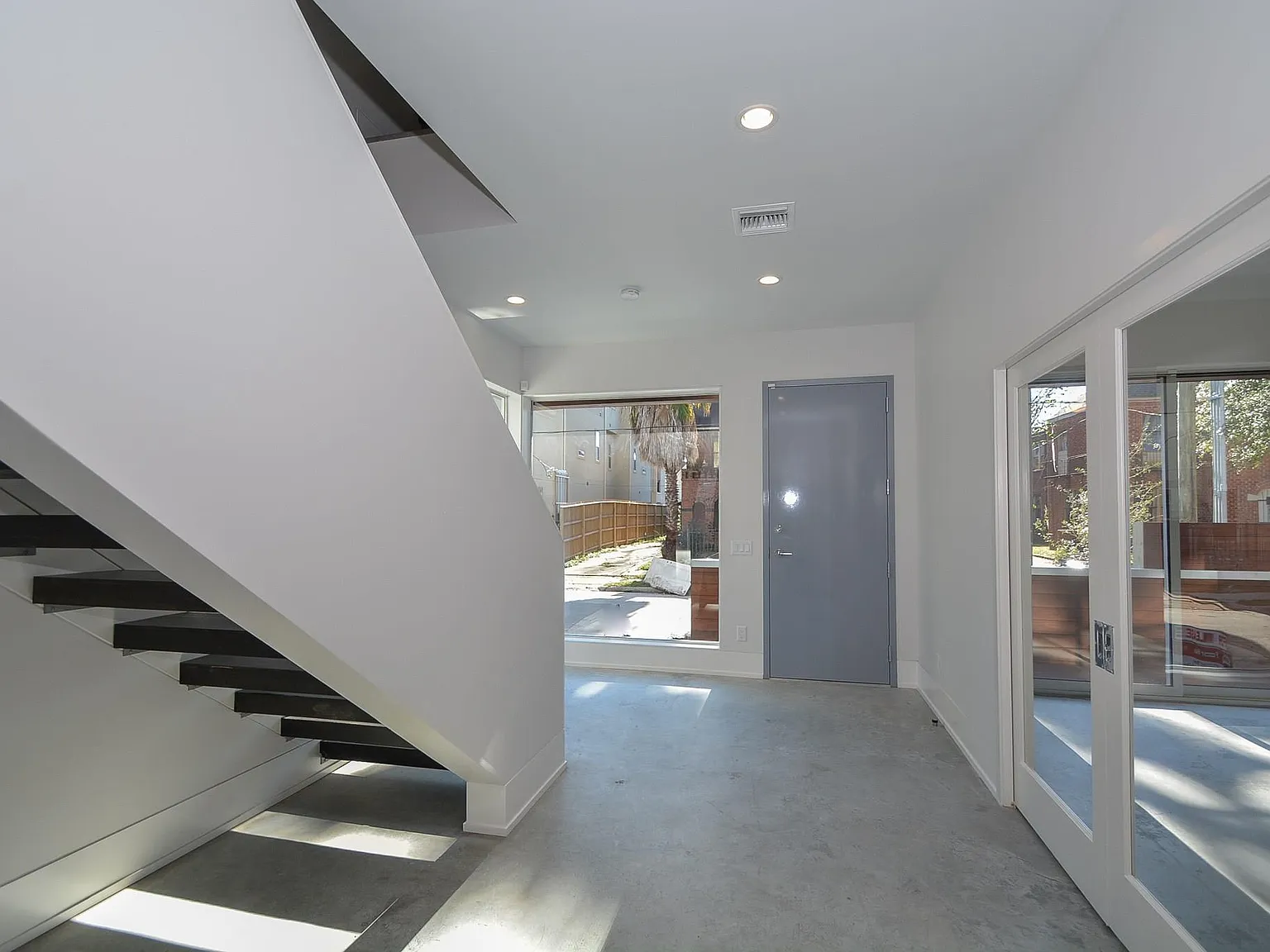 3 bed, 3.5 bath, 2510 sqft, $3,700 — Photo 4