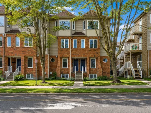 1344 Guthrie St, Ottawa, ON K2H 1G8
