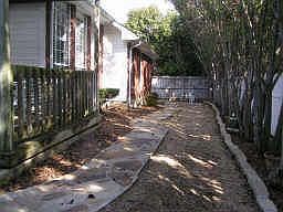 4th image of 1821 Parkwood Dr