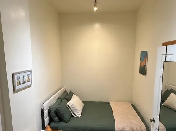 378 3rd Avenue image 1 of 10