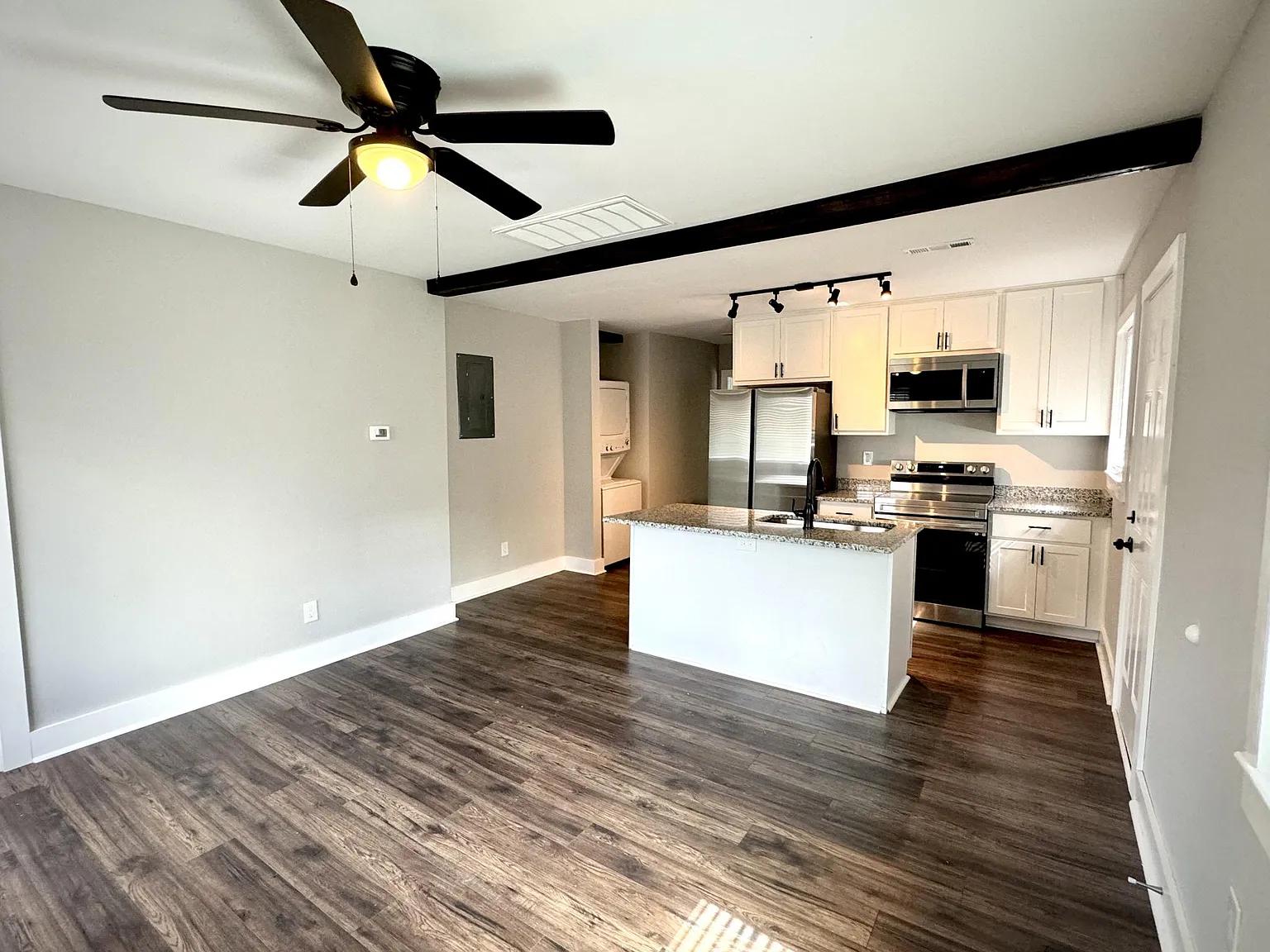 1 bed, $1,195 — Photo 2