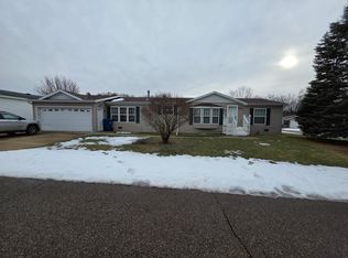 8959 Meadowview Dr, Kalamazoo, MI 49009