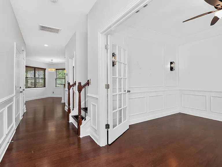 549 Daventry Ct — Photo 38