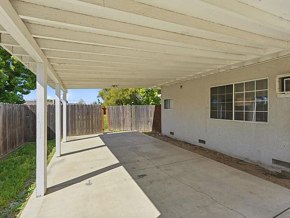 4th image of 401 Bothun Rd