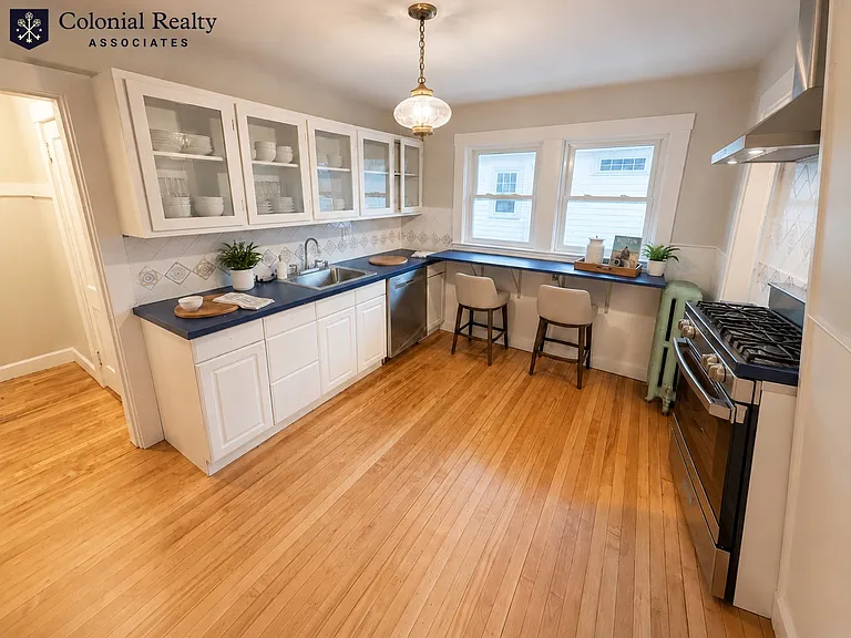332 Belmont St #2 — Photo 13