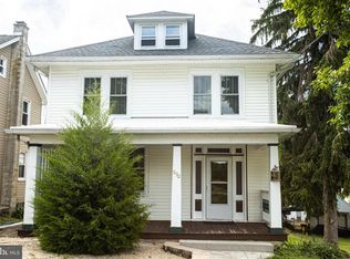 890 Locust St, Mount Wolf, PA 17347