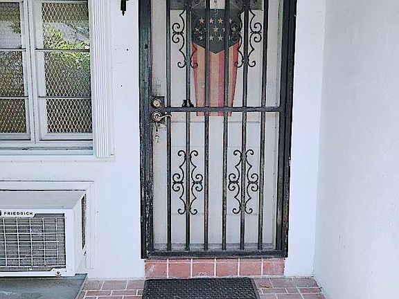5th image of 1395 Biarritz Drive