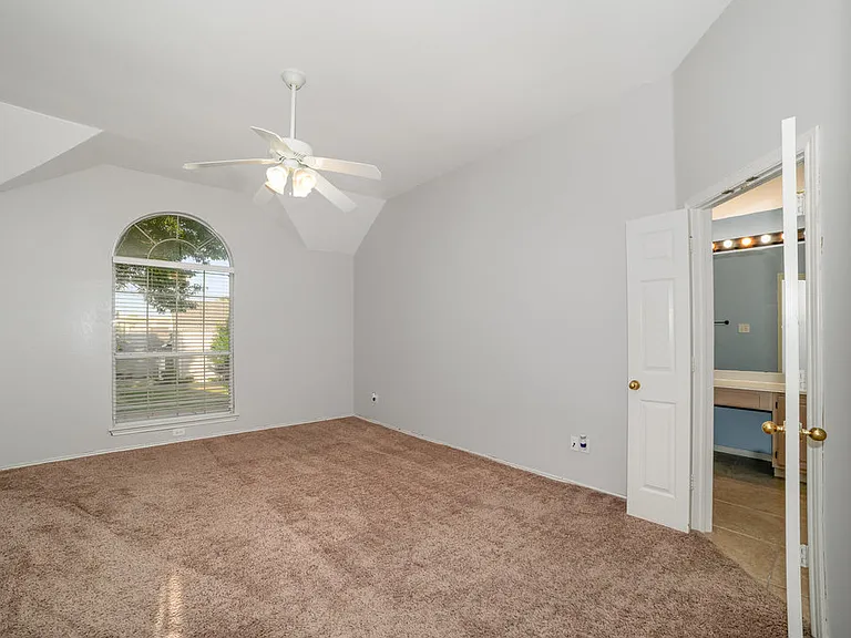 1908 Wood Crest Dr — Photo 23