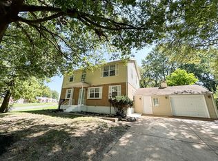 20 Saint Genevieve Ct, Florissant, MO 63031