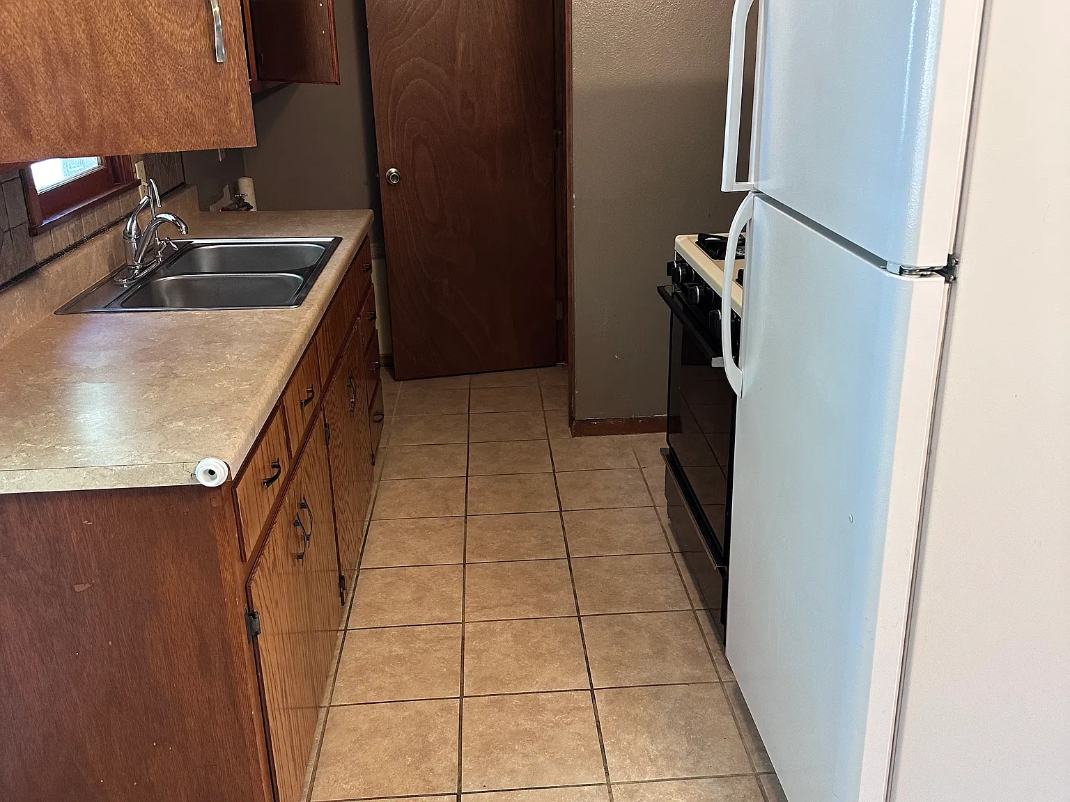 3 bed, 928 sqft, $1,275 — Photo 4