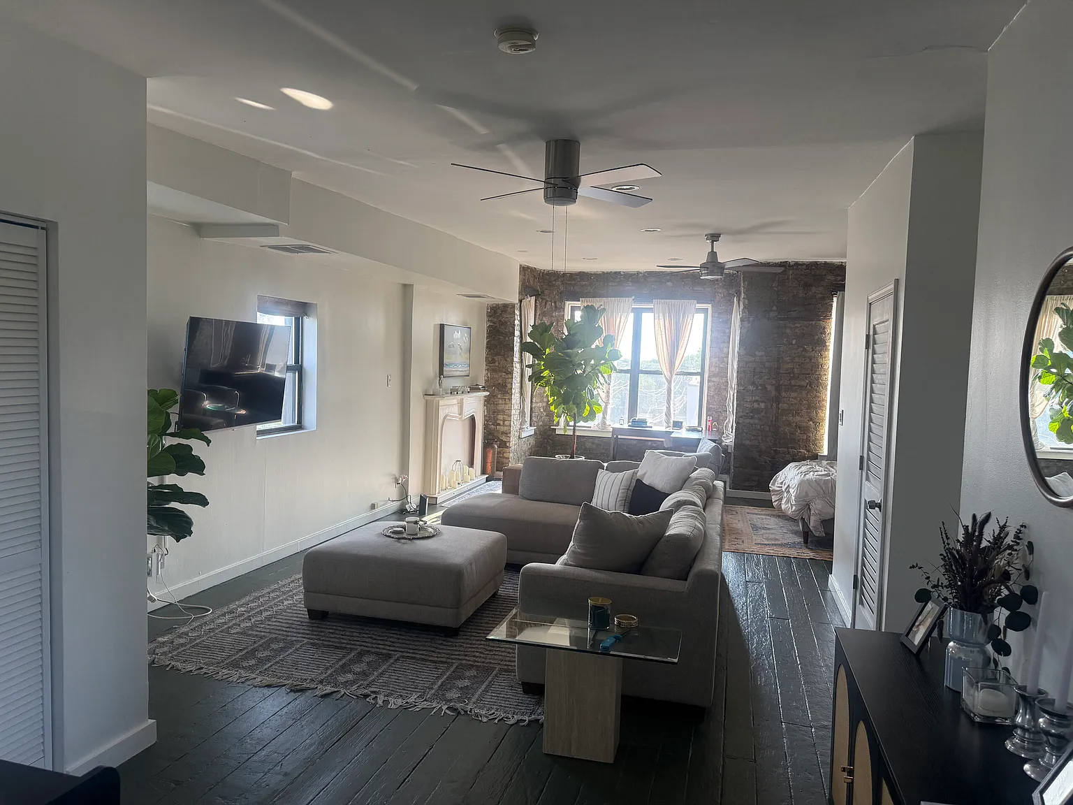 Studio, 800 sqft, $1,800 — Photo 3