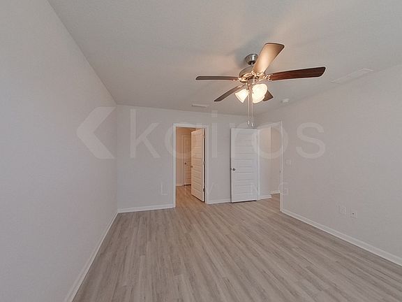 4th image of 284 Monarch Ln