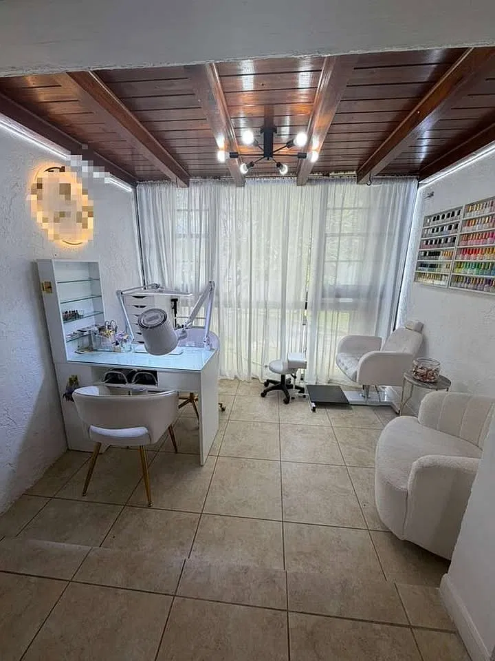 2 bed, 1000 sqft, $2,300 — Photo 2