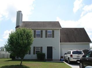 106 Chestnut Ct, Jacksonville, NC 28546