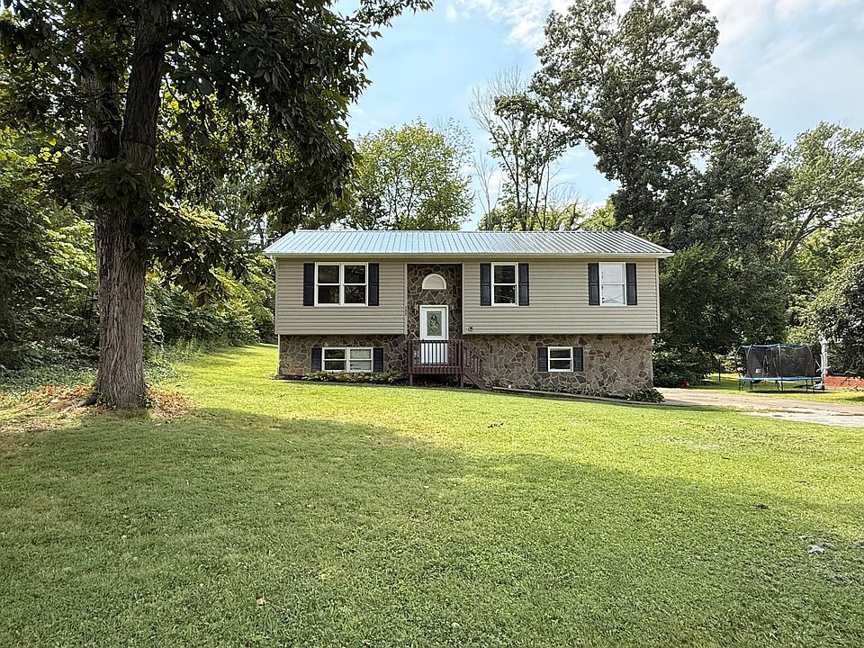1st image of 399 Hillcrest Dr