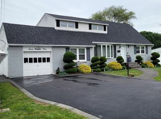 703 Pine Ave, West Islip, NY 11795