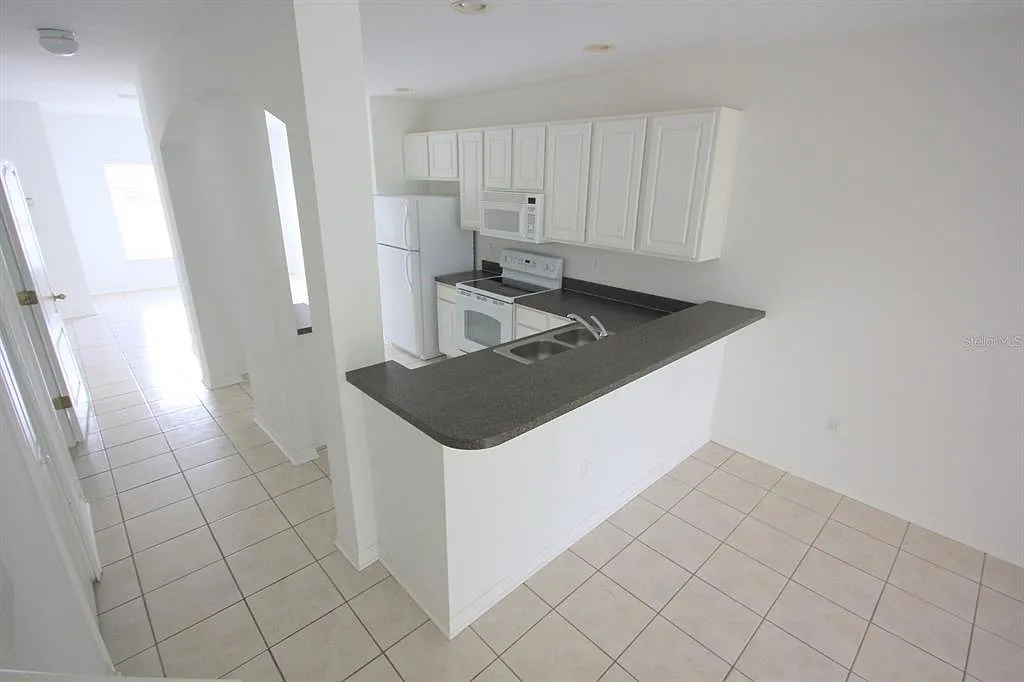 2 bed, 2.5 bath, 1335 sqft, $1,695 — Photo 3