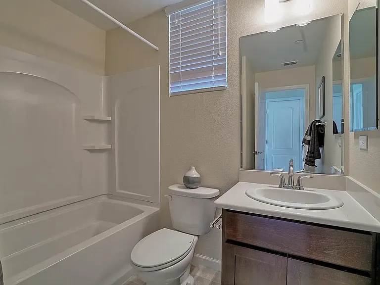 2618 Celadon Cir #4 — Photo 5