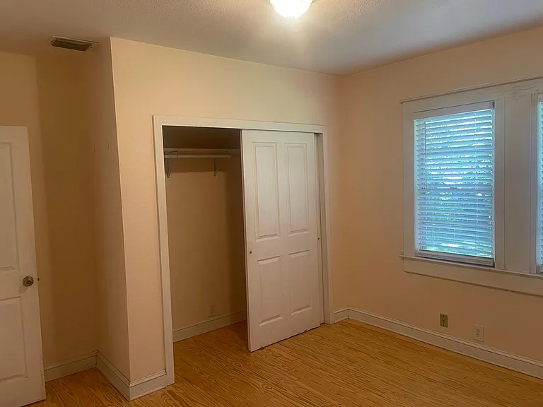 7210 N Duncan Ave — Photo 5