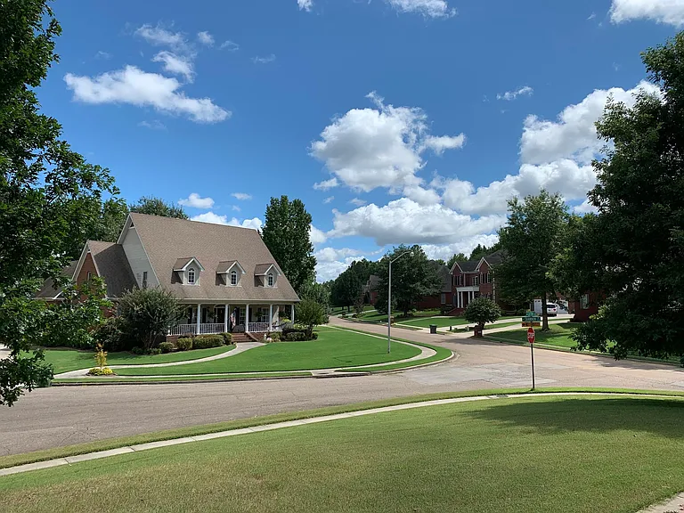 2505 Clifton Dr SE — Photo 35