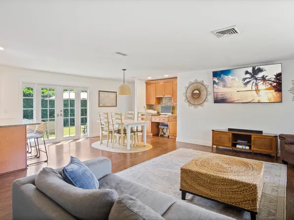 8126 SE Coconut Street, Hobe Sound, FL 33455