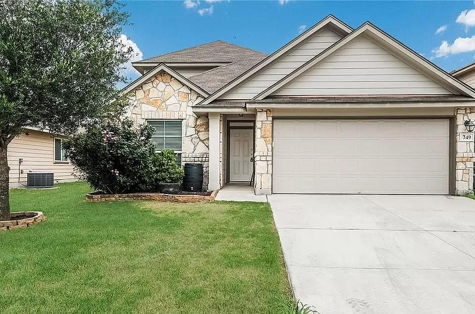 1st image of 749 Great Oaks Dr