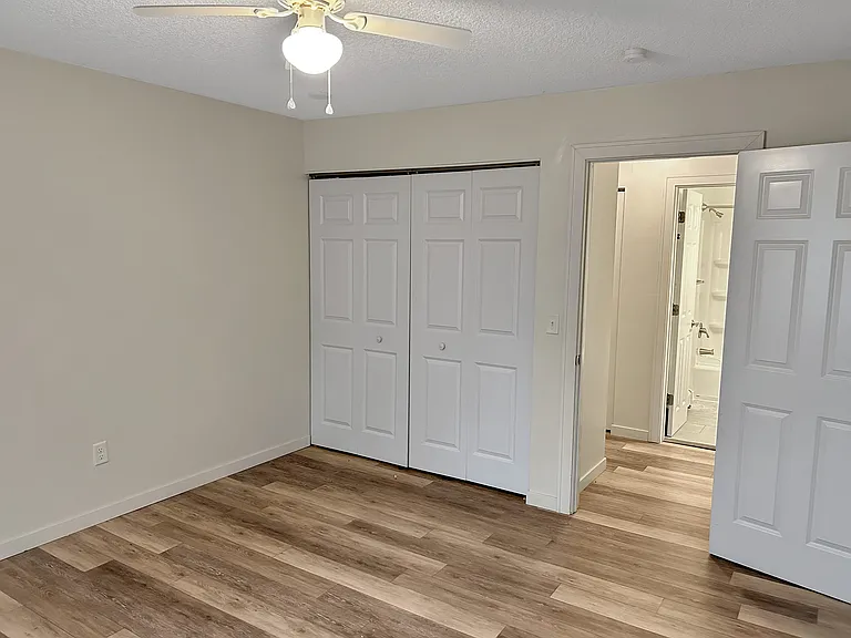 Tradewinds Apartments — Photo 6