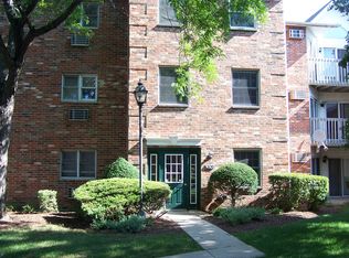4301 W Shamrock Ln, McHenry, IL