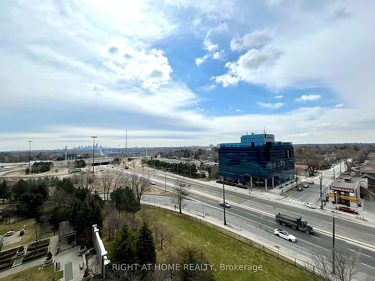 28 Harrison Garden Blvd #1007 — Photo 17