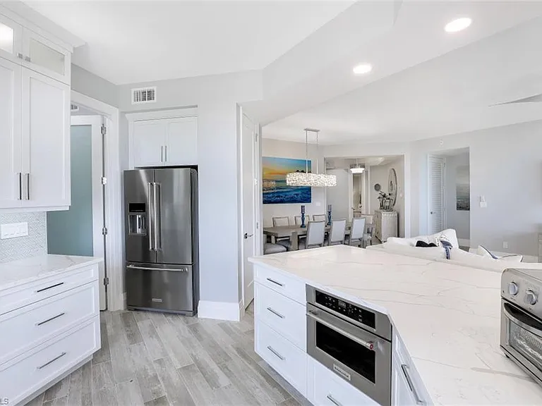 400 Flagship Dr #802 — Photo 12