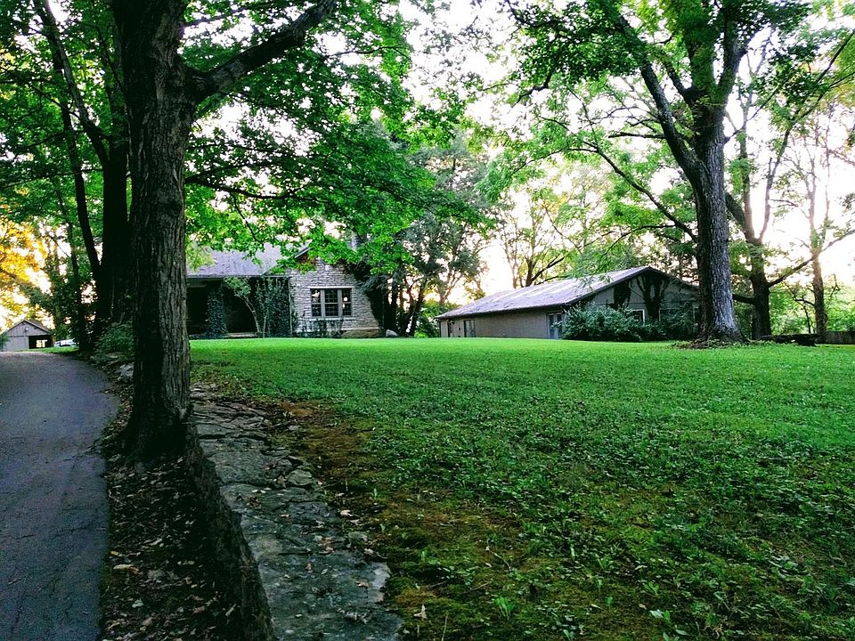 1st image of 800-830 S Scruggs Lane Spur