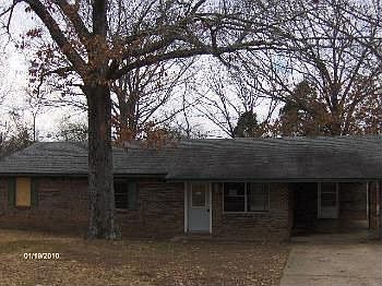 1st image of 305 Marina Dr