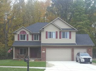 21071 Bryce Ct, Brownstown, MI 48174
