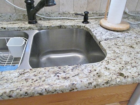 GRANITE COUNTER TOPS