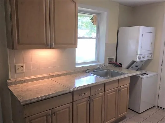 183 Wakefield Dr — Photo 3