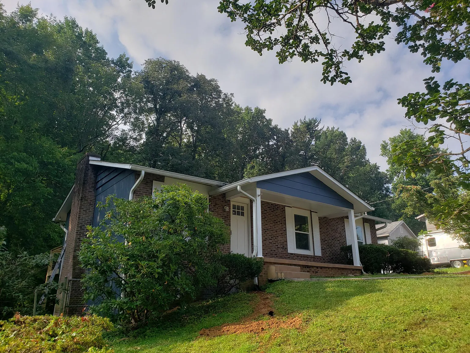 4 bed, 1728 sqft, $2,495 — Photo 2