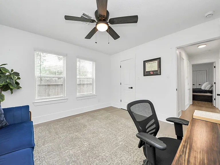7003 Darien St — Photo 34