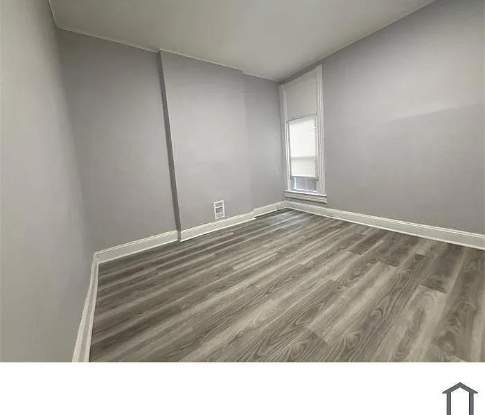 3 bed, 1.5 bath, $2,300 — Photo 4