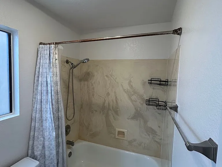 1460 Hornblend — Photo 17