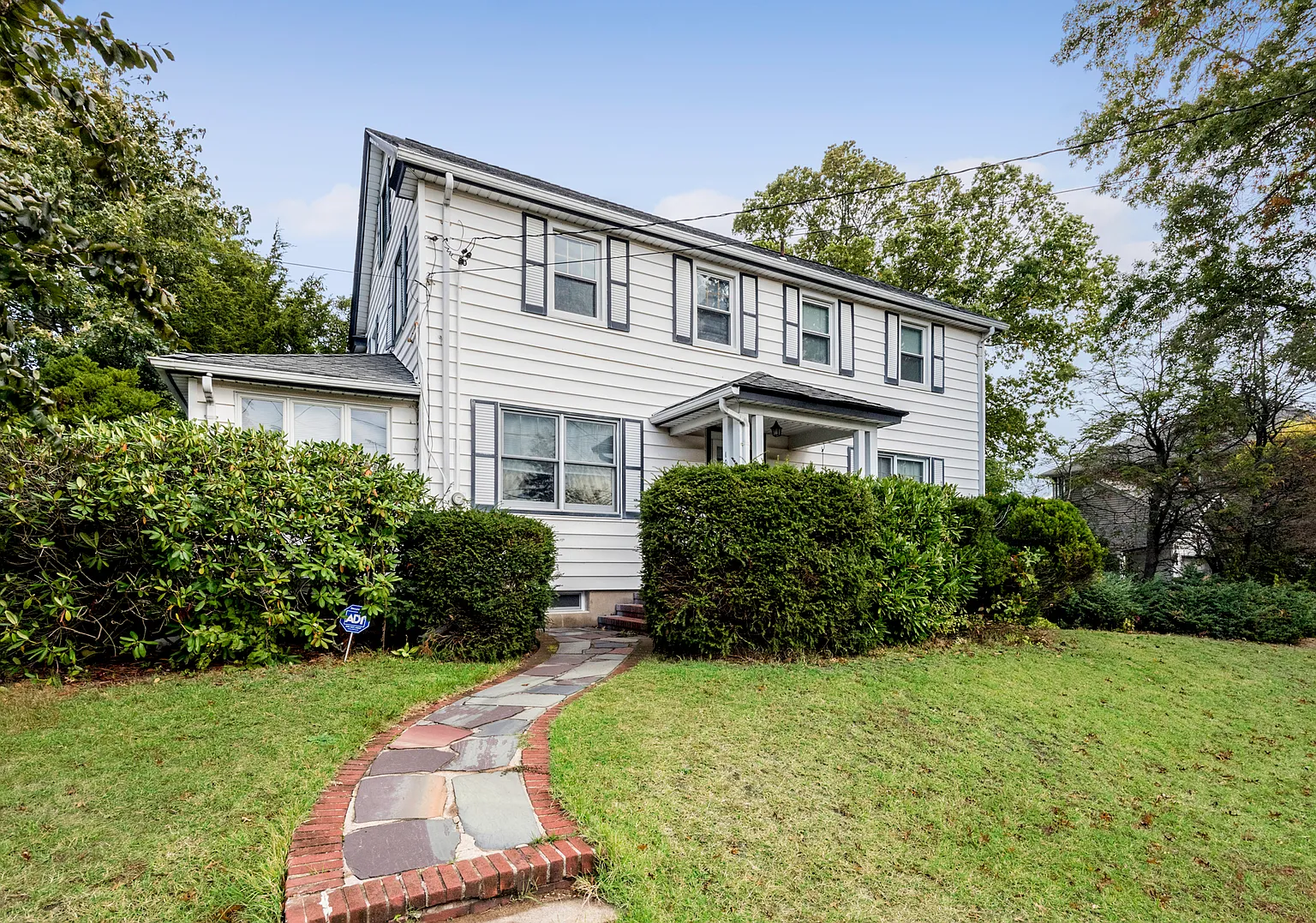 1055 E Broadway photo 1