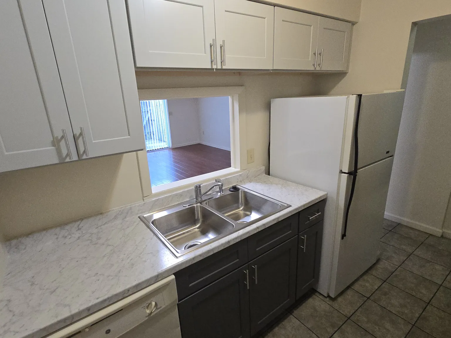 2 bed, 1.5 bath, 1024 sqft, $1,400 — Photo 1