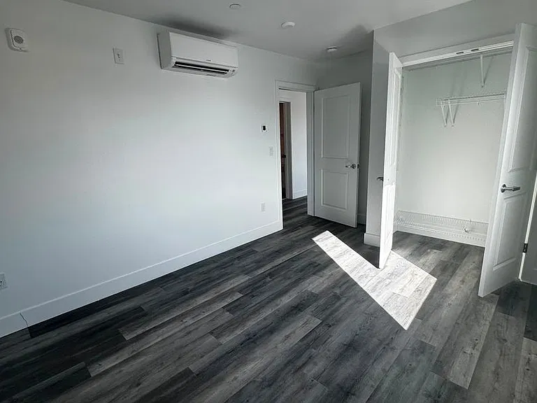 585 ESSEX STREET — Photo 59