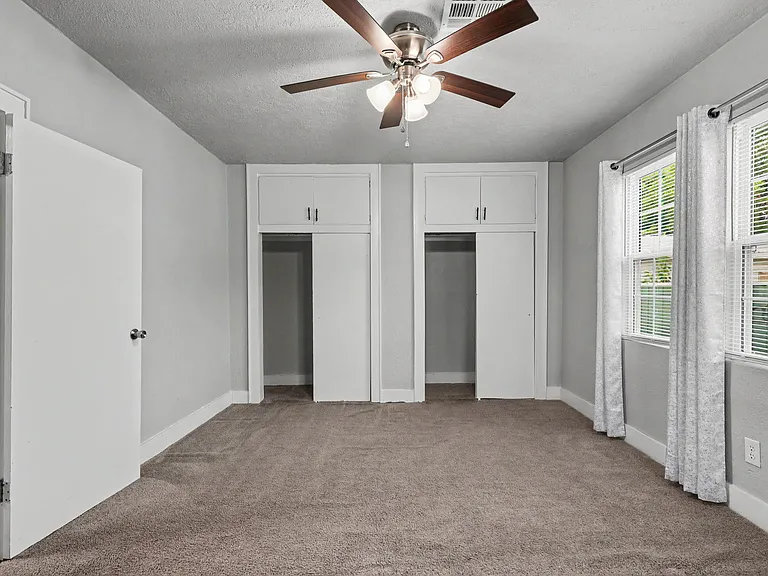 537 SW 46th St — Photo 19