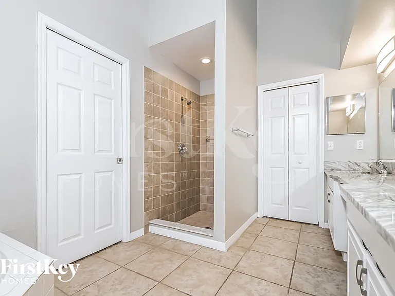 4527 Gentrice Dr — Photo 9