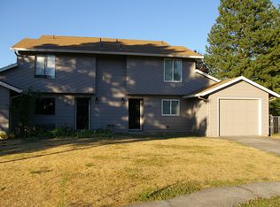3028 SW Laura Ct, Troutdale, OR 97060
