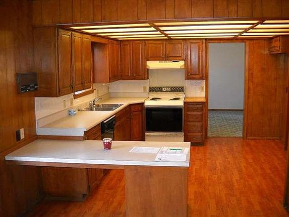 3rd image of 1824 N Glenwood Dr